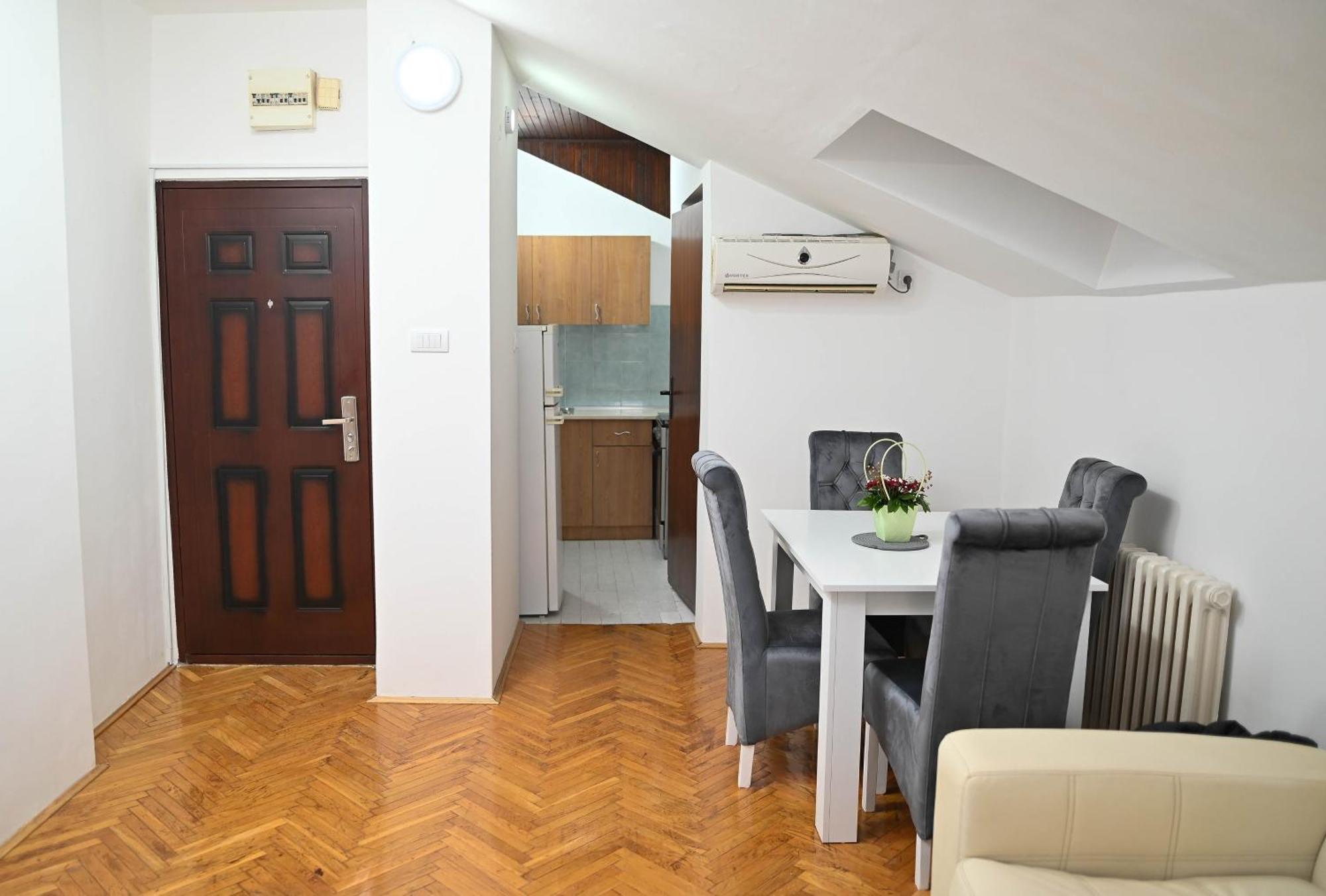 Sunset Apartment 斯梅代雷沃 外观 照片